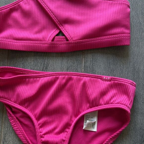 Abercrombie Kids High Neck Two Piece Ribbed Swimsuit. Size 7/8 - Picture 3 of 6